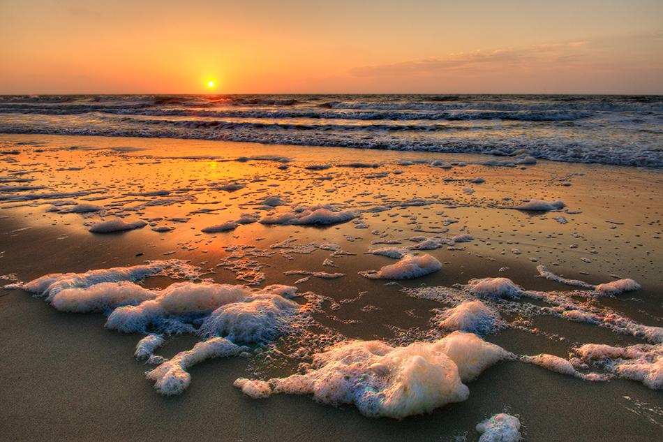 What's the funky brown sea foam washing up along the O.C. coast? – Orange  County Register